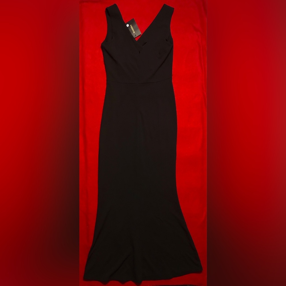 NWT Woosea Sleeveless V Neck Evening Dress - Picture 5 of 13